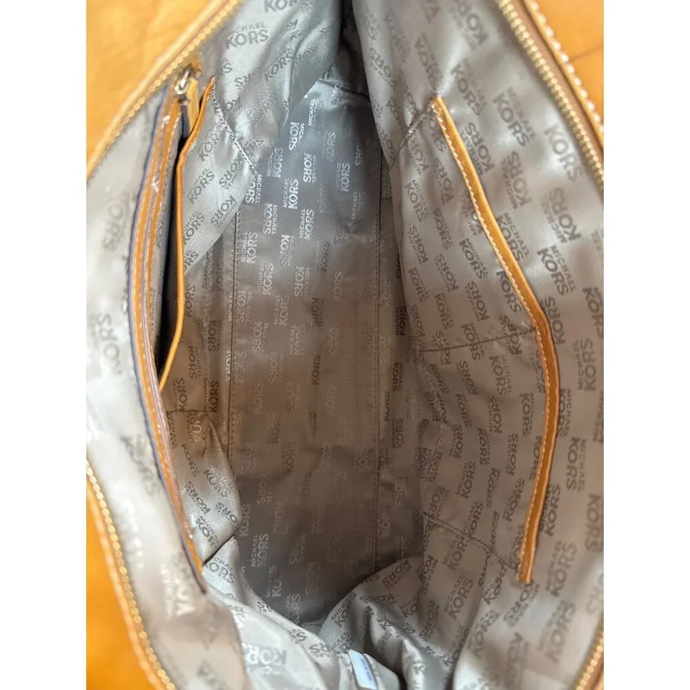 Michael Kors Vintage Tan Leather Millbrook Tote, flaw on bottom - Picture 9 of 9